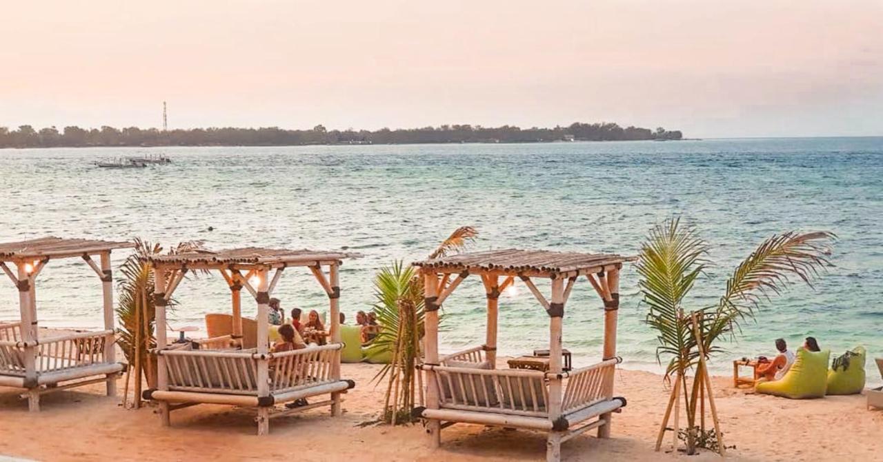 Puri Air Beach Resort & Spa Gili Islands Exterior photo