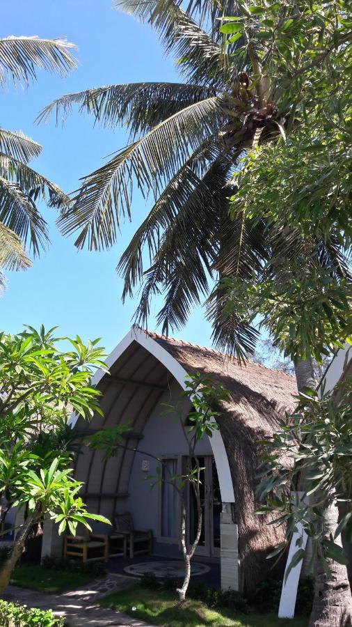Puri Air Beach Resort & Spa Gili Islands Exterior photo