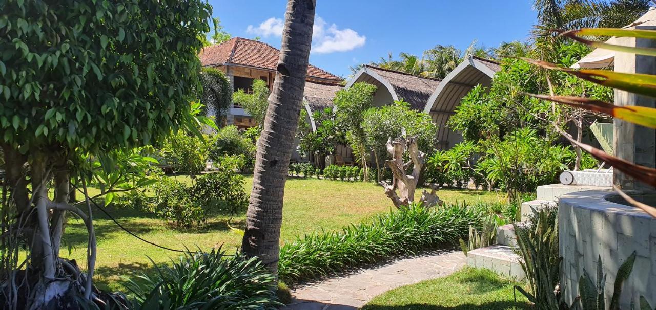 Puri Air Beach Resort & Spa Gili Islands Exterior photo