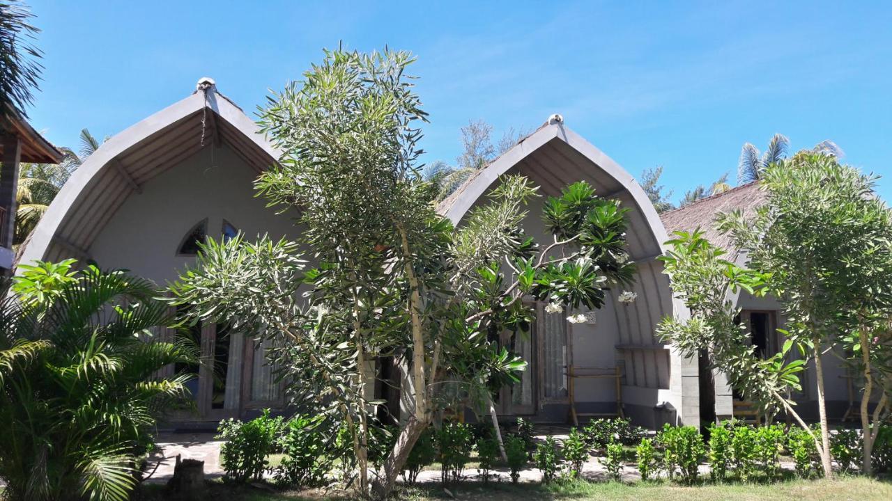 Puri Air Beach Resort & Spa Gili Islands Exterior photo