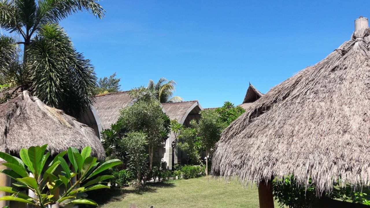 Puri Air Beach Resort & Spa Gili Islands Exterior photo