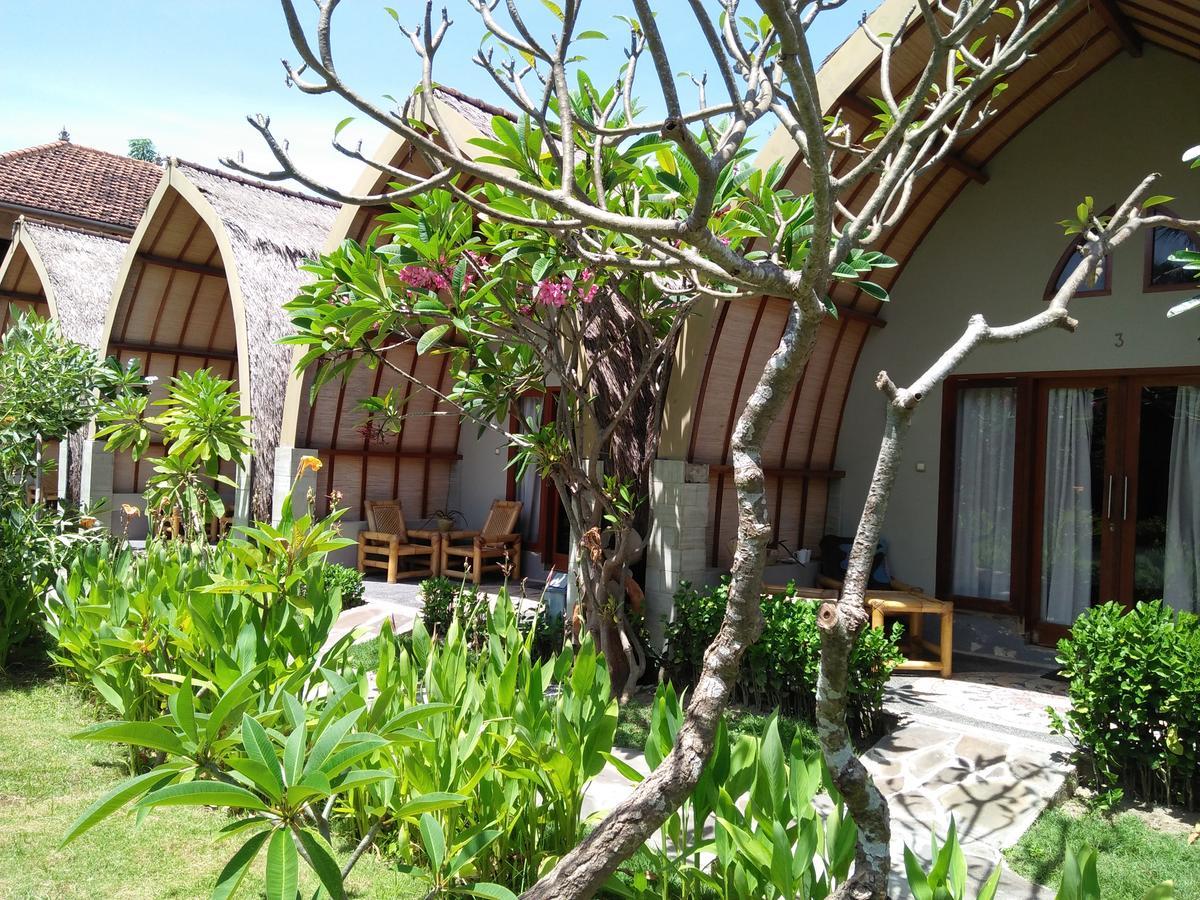 Puri Air Beach Resort & Spa Gili Islands Exterior photo